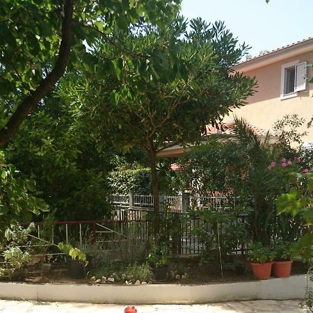 Apartmani Matas Petrcane Bagian luar foto
