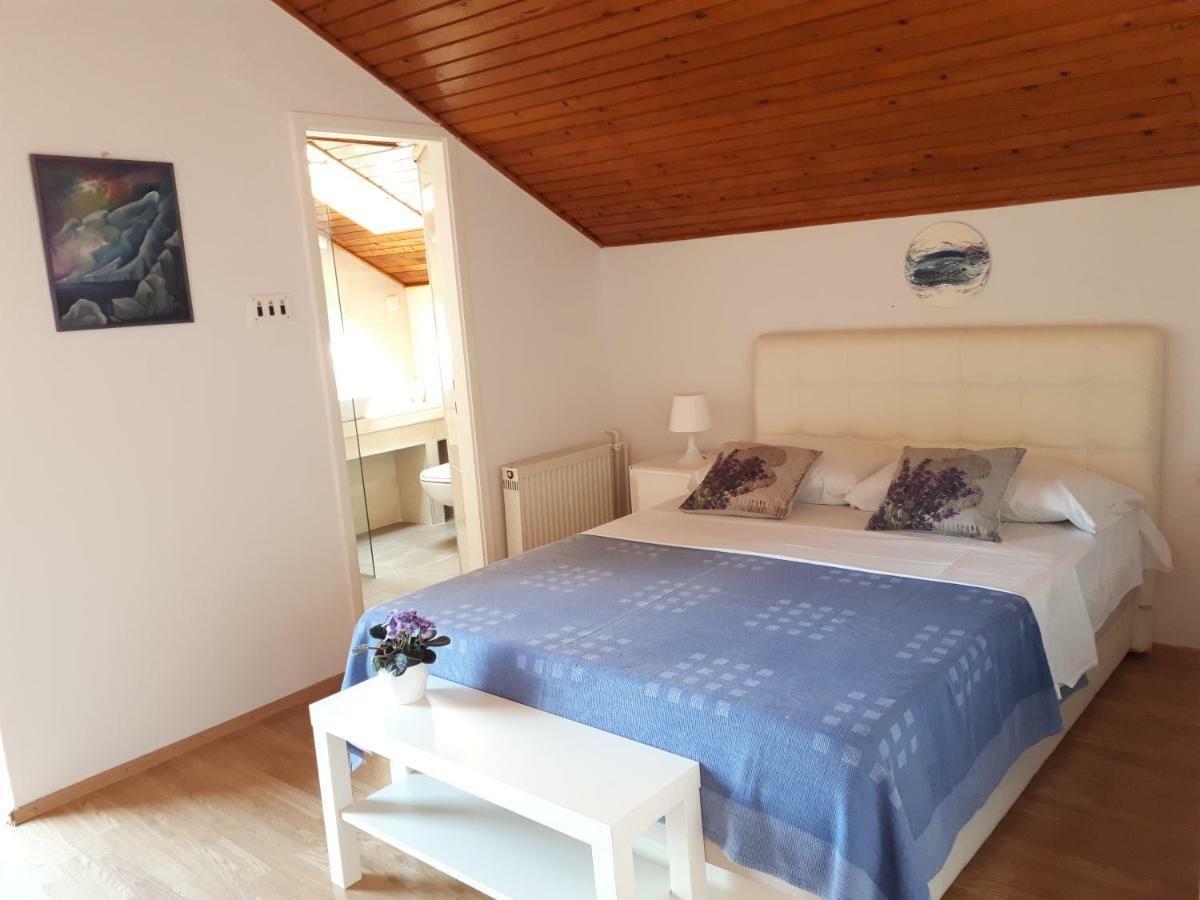 Apartmani Matas Petrcane Bagian luar foto