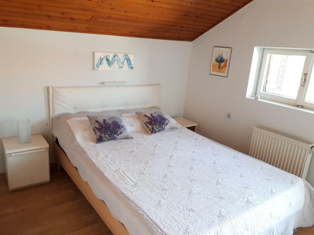 Apartmani Matas Petrcane Bagian luar foto